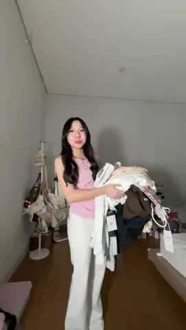 ini paket taobao terbesar sih jujur 😭😭😭😭😭😭 SUPER KALAP 😔😔✌🏻✌🏻 #OOTD #fashion #taobao 