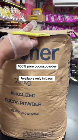 Pure cocoa powder #cocoapowder #chocolatecake #chocolaterecipe #caketools #deliverworldwide🌍 #bakersoftiktok #ghana #cotonou229🇧🇯 #southafricabakers#ghanabakers #worldwildebakers#nigeria 