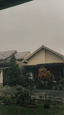 #hujan🌧️ 