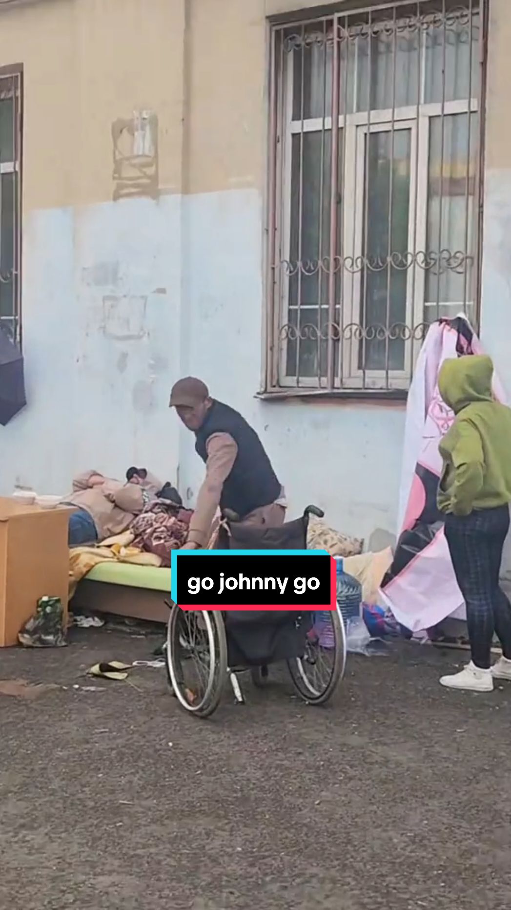 Go, Johnny, go!  #jojo #gyro #johnnyjoestar #gyrozeppeli 