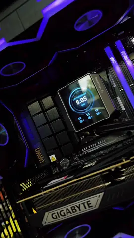 💜 Một em nhà Jonsbo vừa ra lò trên đường đua công nghệ có tên DARKFLASH F1 - chùa một cột theo tên gọi của XtremePC 😆 💜 Cấu hình tryhard AAA MAX PING bao gồm:  ⚡️CPU Ryzen 7 7800X3D  ⚡️Main B650 TUF WIFI  ⚡️Ram XPG 32GB 6000mhz  ⚡️Tản Deepcool Mystique 360  ⚡️Nguồn Cooler Master 850W plus gold  ⚡️SSD WD blue SN5000 1TB  ⚡️ VGA WINFORCE RTX5070 TI 16GB OC  📺 Kèm 1 em màn hình LG OLED 27inch 27G640A-B với độ phân giải 2K, tần số quét 240hz  Chơi game thì chỉ có 🤤🤤🤤 #tryhardpc #pcgaming #amdpcbuild2025 #pcdanang #pcgamersetup 