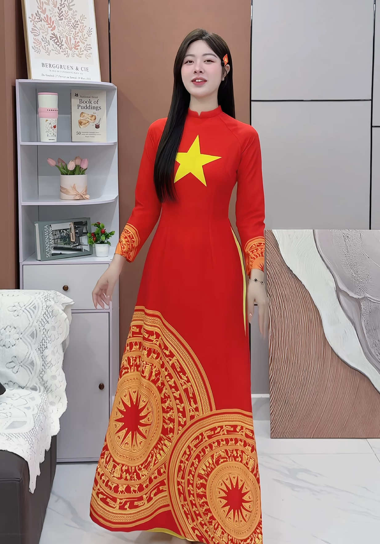 Áo dài sao vàng xinh lắm 💕 #aodaivietnam #aodaisaovang #aodaitruyenthong #aodai #viral 