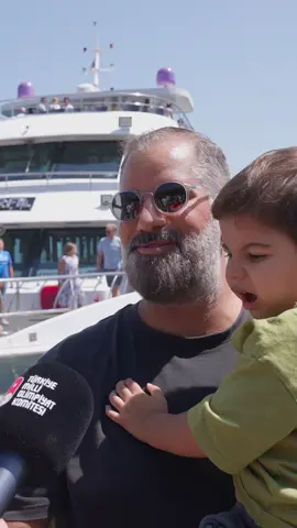 Boğaz’ın büyüleyici manzarasında ilk kez yarışacak olan yüzücüler, parkur tanıtım turuyla unutulmaz bir deneyim yaşıyor. 🌊✨ Parkurun akışı, suyun enerjisi ve İstanbul’un eşsiz atmosferi… Hepsi bu yolculuğun heyecanını şimdiden katlıyor. 💙 For those racing for the very first time, the Bosphorus course tour is an unforgettable experience. 🌊✨ The flow of the water, the energy of the strait, and the magic of Istanbul all come together — amplifying the excitement long before race day. 💙 #2kıta1yarış #2kita1yaris #boğaziçiyarışı #bosphorusrace #2continents1race”