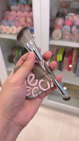 Nhỏ có cọ 2 đầu cũng okela 😗