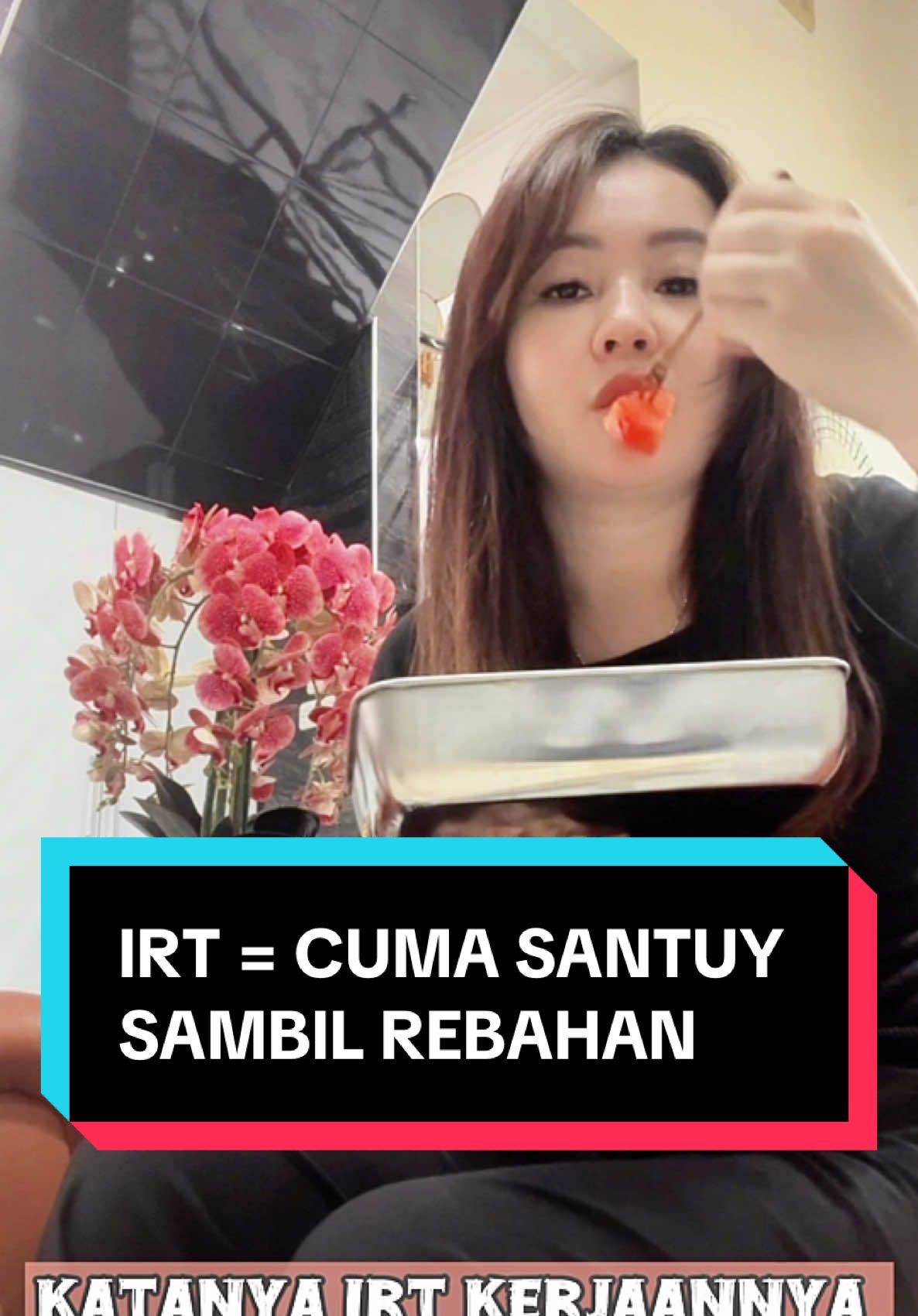 Bangun paling pagi, tidur paling malam. Masak, beberes rumah, nyiapin kebutuhan anak & suami. Kadang sambil jagain anak  yang lagi aktif-aktifnya. Rescpect buat smua  IBU RUMAH TANGGA #irtproduktif #irt  #IbuRumahTangga #IbuHebat #SuperMom #MamaMilenial #CEOrumahTangga #PekerjaanIRT #IbuBerkarya #HidupIRT #respectibu 