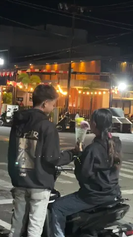 Selamat malam minggu🥰 Jang lupa singgah beli bunga di Rinflowers🫶🏻 Open lapak tiap malam kamis & malam minggu✨ . Alamat📍jln Panjaitan. Perempatan hungrypedia depan Rm. Rahang Tuna Bakar🥰 . . *video yang di ambil berdasarkan persetujuan cust😘 . #freshflowers  #freshflowergorontalo #gorontalo #fyppppppppppppppppppppppp #fypシ゚