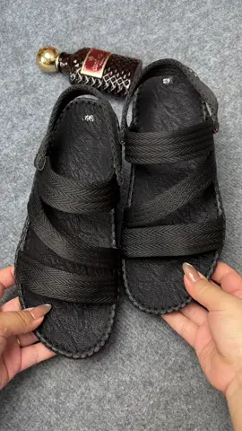 mẫu sandal hót hít đi học ạ