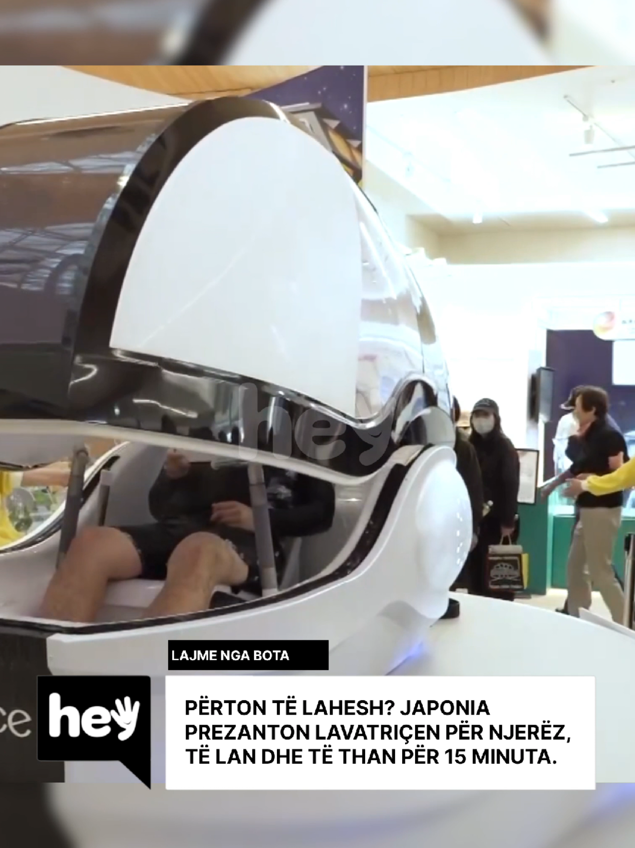 Përton të lahesh? Japonia prezanton lavatriçen për njerëz, të lan dhe të than për 15 minuta. #heymedia #humanwashingmachine #japan #fyp #viral 