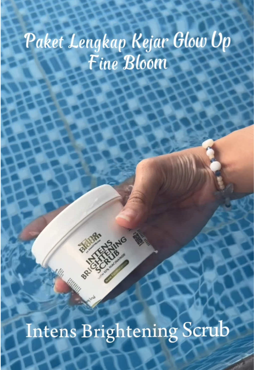 ini dia paket lengkap kejar glow up dari fine bloom🤩 paket ini terdiri dari scrub, lotion dan serum. siapa udah coba??? 🤚 #promoseruweekend #finebloom #bodycareroutine #finebloomofficial #GlowOnFINEBLOOM 