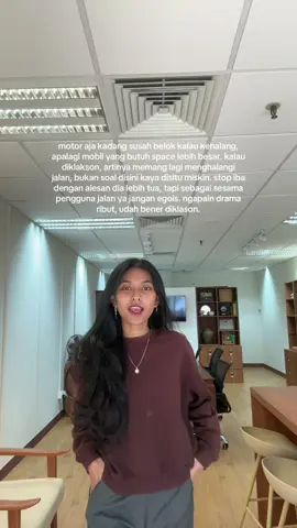 ga habis pikir pung, bapaknya aja nge anj anj in emil. kolom komen malah emil yang diserang *miris