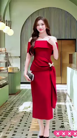 🌸Đầm trung niên dự tiệc chất lụa Mango Ý cao cấp với chất liệu mềm mại, độ rũ tự nhiên và phom dáng ôm tinh tế. Thiết kế trễ vai bardot tôn bờ vai thon, chi tiết xếp eo cùng hoạ tiết đính đá bướm ánh kim tạo điểm nhấn cuốn hút và sang trọng #damtrungniendutiec #damdutiecsangtrong #vaydutieccuoi #vaydutieccaocap #vaydutiectrevai 
