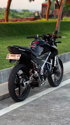 angkatan 2016 SE ijin tampil☝️ #komorodindonesia #komorodcb150r @KOMOROD CB150R #komorodstyle #cbmodifikasi #wrxexhaust 