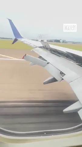 Frayeur en vol ✈️ Le 19 août 2025, un moment d’angoisse pour les passagers du vol Delta 1893 reliant Orlando à Austin. En plein ciel, un volet de bord de fuite de l’aile gauche du Boeing 737-800 s’est partiellement détaché, provoquant des secousses et une grande inquiétude à bord. Filmé par la passagère Shanila Arif, le volet suspendu à 12 000 pieds semblait menaçant, mais l’avion, transportant 62 passagers et six membres d’équipage, a atterri sain et sauf à Austin-Bergstrom. Aucun blessé n’est à déplorer. Delta a confirmé l’incident après l’atterrissage et retiré l’appareil, âgé de 24,7 ans, du service pour maintenance. Une enquête de la FAA (Federal Aviation Administration) est en cours pour déterminer l’origine du problème.  #airplane #deltaairlines #onregardequoi #delta 