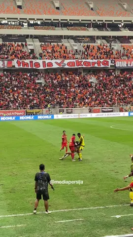 Ada ada aja kelakuannya, udah mau jalan keluar malah balik lagi 😂😂 #Mediapersija #Persija #Liga1 