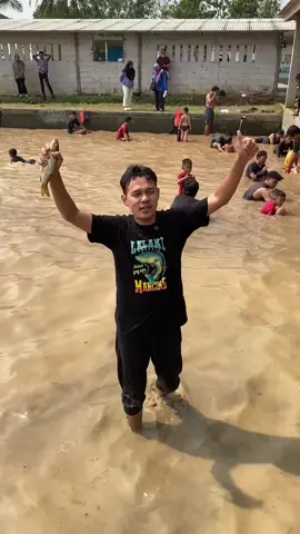 Lomba tangkap ikan, bersama kawan-kawan PWKS  memperingati HUT REPUBLIK INDONESIA Ke-80 dan HUT KOTA SERANG yang Ke-18  Semoga dalam hal ini tetap terjaga keharmonisan dan membentuk kekeluargaan yang kuat  #kotaserang #nuragisaulia #serang #banten #pemerintahkotaserang 