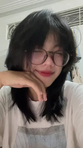 Tóc mới tỉa thấy cũn cũn
