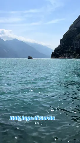 Italy🇮🇹Lago di Garda#logodigarda #italy🇮🇹 #relaxing 