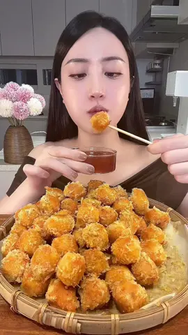 Viên hải sản sốt phomai lâu không ăn lại thèm #ancungtiktok #mukbang #thhoadayrui #leontiktok #vienhaisan 