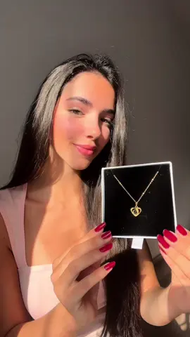 If I could only wear one necklace for the rest of my life… #allurejewellery #giftsforher #photonecklace #personalisedjewellery #jewellerygifts 