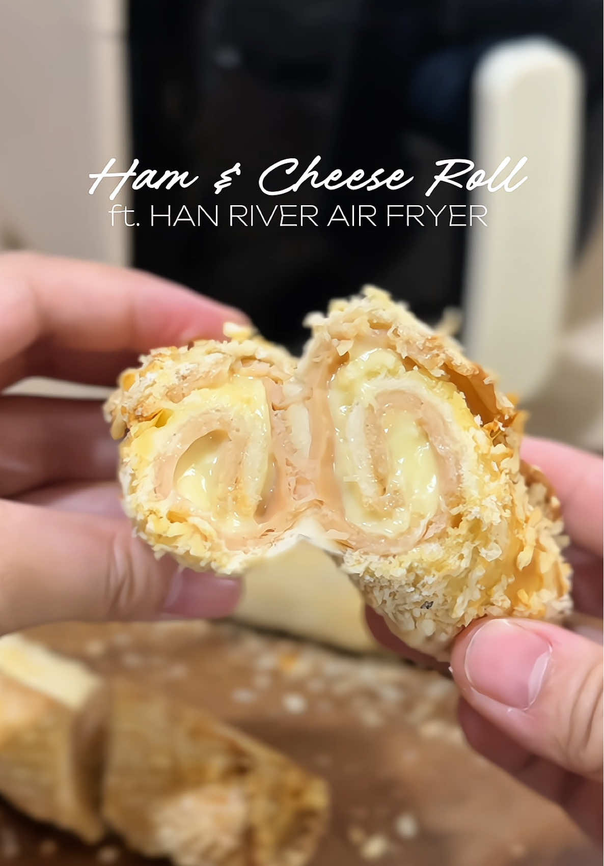 wala 'to, gutom lang 'to 🙂‍↔️  buti nalang meron kaming Air Fryer from @PH HANRIVER — pwede na makapagluto ng comfort food ko na Ham & cheese roll anytime, no oil needed. ✨ #airfryer #hanriver #hanriverairfryer #airfryerrecipes #airfryertiktok 