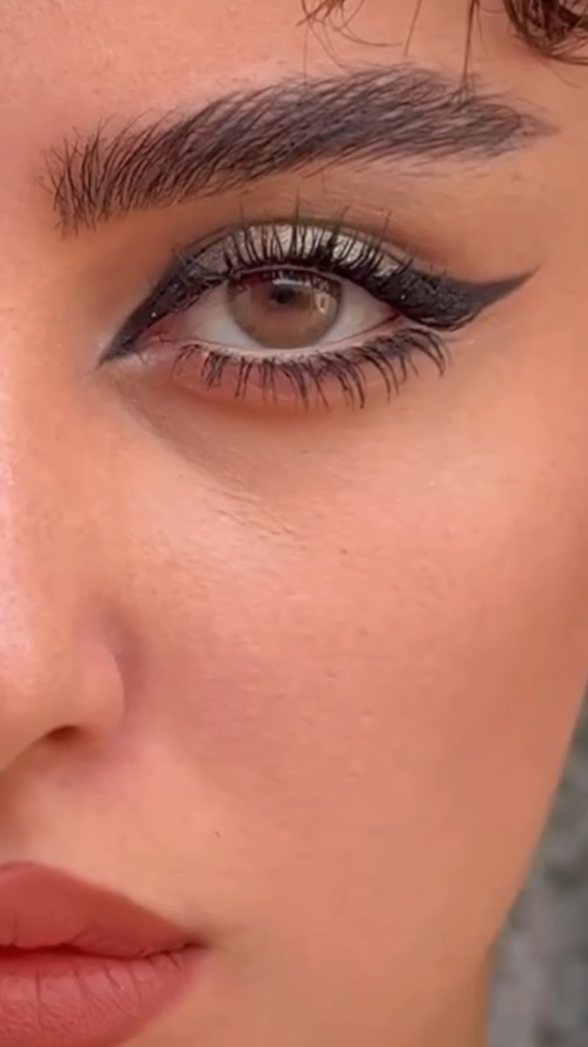 tutorial makeup look ✨👀 #HalloweenMakeup #makeuptutorial #makeuphacks #makeuphacks #mekuptutorial #makeuptransformation #fouryou #makeuphacks #HalloweenMakeup #makeuptutorial #makeuptips #Makeup_Videos #mascara #Makeup #makeupinspo #makeupvideos #HalloweenMakeup 