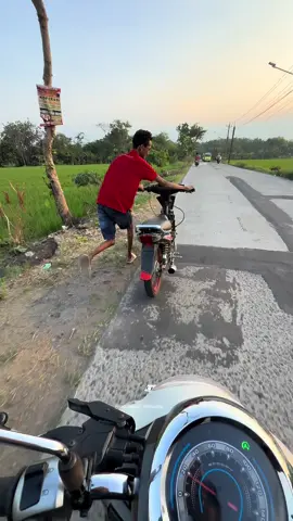 Pake helm ini napas nya susah hlo bro 