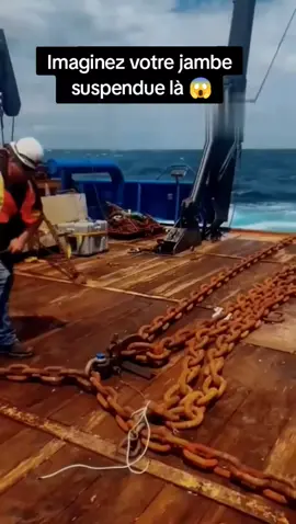 La mer du Nord La mer la plus dangereuse du monde a de grosses vagues . . . #ship #northsea #bigwaves #ocean #fyp #pourtoi #tiktokfrance🇨🇵 #viral #fouryou #sea 