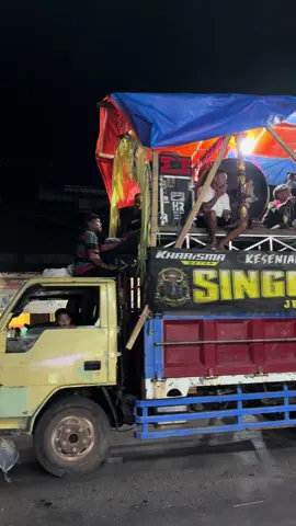 Wong” ngeyel tampil karnaval 😂#firaltiktok🔥🔥🔥✌️ #fyppppppppppppppppppppppp #tsj1205 #karnavalsoundsystem #karnavaljenggolo2025 
