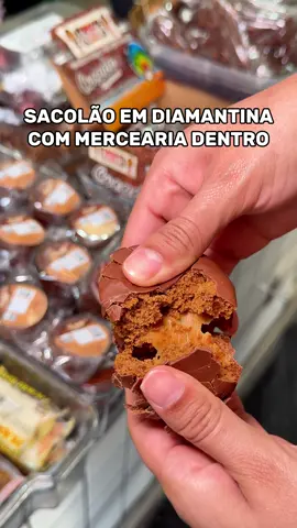 🍅🥖 Descobri um sacolão no centro de Diamantina que tem de tudo! O Sacolão Ceasa, ao lado da Praça Dr. Prado, tem: 🥬 Frutas e verduras tipo 1 (qualidade top) 🥖 Quitandas caseiras: broa, biscoito de queijo, pão de mel 🛒 Mercearia completa pra salvar qualquer receita 🧀 Queijos, doces, produtos orgânicos e suculentas 📦 E o melhor: você pode pedir tudo pelo WhatsApp com entrega gratuita! 🟢 Desde 1987, eleito o melhor da cidade por 3 anos seguidos! 💬 Marca quem vai fazer feira com você! #SacolãoCeasa #QuitandasDeMinas #ComprasLocais #FeiraDiamantina #MinasGerais   
