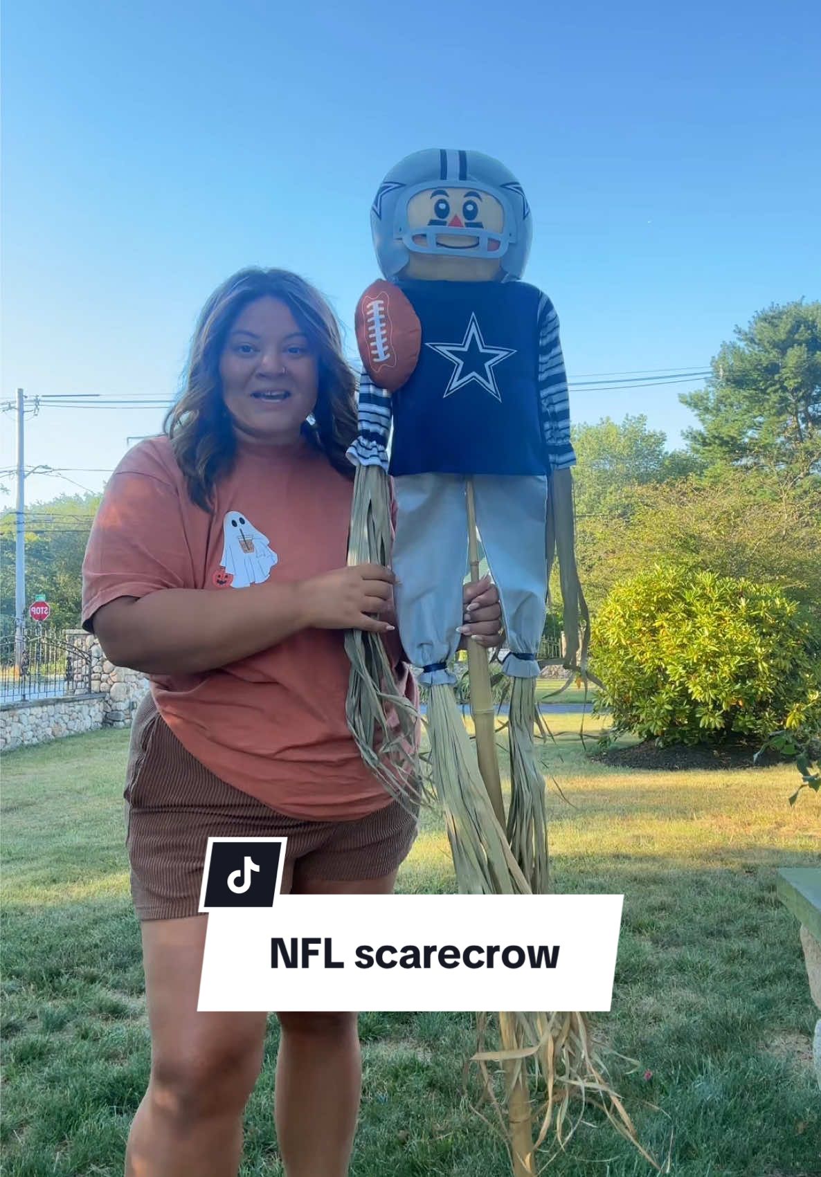 Football season is here !! Show your team pride with these @QVC, Inc NFL scarecrows ! 🏈 🍂   #nflfootball #footballseason #falloutdoordecor #nflscarecrow 