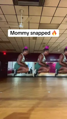 Ayeee when you got some left after your workout! Let Coach Day Day get some @Zay Zay🤩‼️ 🤟🏾❤️‍🔥🔥 #motivation #dance #stompandshake #fyp #thedangerzonechronicles 