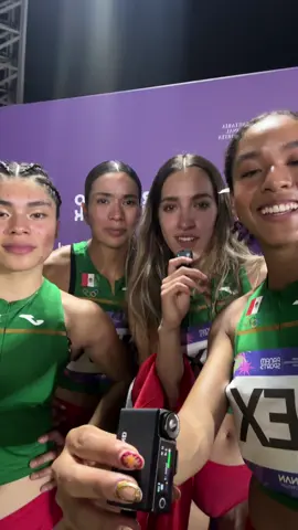 Kenia, Antonia, Shakti y Jazmín cierran con medalla de bronce en el relevo 4x400 m femenino. ¡Felicidades!