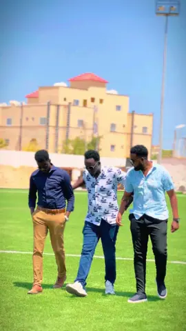 Garoonka Shuhadada iyo laba Macalin oo wawayn Guddoomiye KX Xiriirka kubadda cagta Puntland  @macalin cunaaye77 iyo Macalin @Idriis Osman Salad . #cmhayir #boosaasotiktok #puntlander🇸🇱 #somalia 