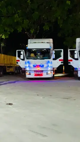 පාන්දර ජාමෙ එලි බහින්න බලන් ඉන්න යක්ක පැටව් ටික ❤️❤️❤️ @𝚃𝙷𝙰𝚁𝙸𝚈𝙰 @☬༒༺තිවංක පියුමාල්༻༒☬ තිව @buddika @Baby Boy 👽🍃 @amila madushanka  #srilankan_tik_tok🇱🇰 #creatorsearchinsights #foryoupage❤️❤️ #viraltiktok #fyppppppppppppppppppppppp 