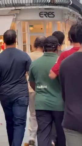 لندن🇬🇧 صاحب السمو الشيخ محمد بن راشد آل مكتوم نائب رئيس الدولة رئيس مجلس الوزراء حاكم دبي الشيخ جمعة بن دلموك بن جمعة آل مكتوم الشيخ راشد بن دلموك بن جمعة آل مكتوم رئيس مجلس إدارة نادي دبي لسباق الخيل ونادي دبي للفروسية الشيخ حمد بن دلموك بن جمعة آل مكتوم معالي خليفة سعيد سليمان ‏ سعادة سلطان بن علي السبوسي سعادة عمير بن جمعة الفلاسي المدير العام للمكتب الخاص لصاحب السمو حاكم دبي سيف علي كليب الكتبي عبدالله بن مناحي ‏علي الصابري