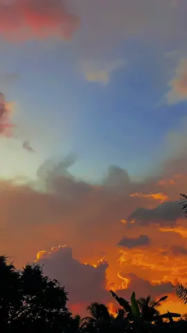 Udah lama ga liat sunset cakepp ☁️🤏🏻 #fyp #langit #awan #astrophile #nature 