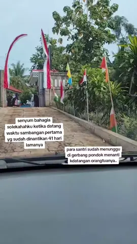 masyaAllah hari yg ditunggu akhirnya ketemu santriku solekhahku,,senyumu nak,,bahagia sekali melihatnya 😍  #fyppppppppppppppppppppppp #santrihebat #sambanganpondok #santriindonesia #fypシ 