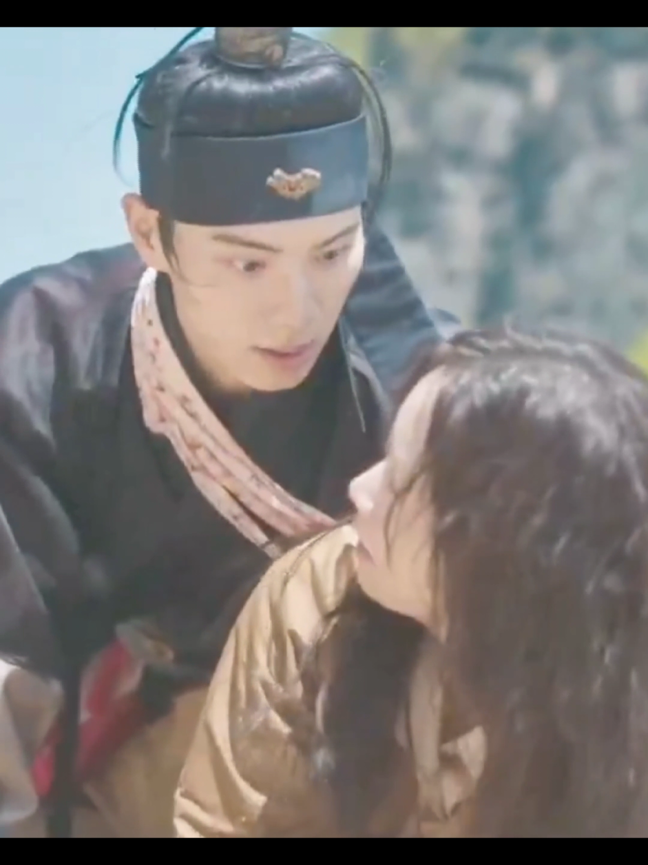 Spoiler EP1 ⚠️ ngakak bgt udh rebutan ujung2nya tetep cwe yg menang 🤣🤣 cr.ctto #Yoona #Limyoona #윤아 #임윤아 #leechaemin #BonAppetitYourMajesty #Thetyrantschef #drama #netflix 
