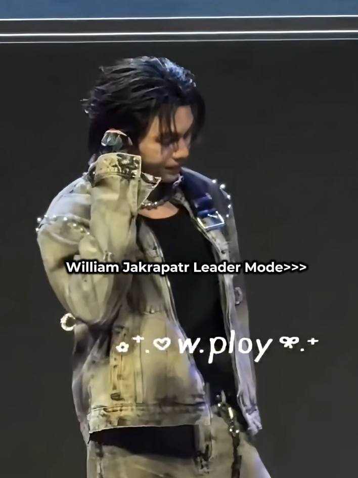 He's most attractive man when he gets this mode... GRRRRR... 🧎🏽 #williamjkp 