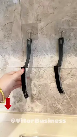 Sujeira escondida nos cantos que você nunca consegue limpar? 😩 Com esse kit com 10 escovas de precisão, você elimina de vez a poeira e a gordura dos lugares mais difíceis, sem esforço! Por apenas R$45,99, sua casa fica impecável de verdade. #EscovaDeLimpeza #CasaSemSujeira #LimpezaProfunda #TiktokShop #OrganizacaoFacil
