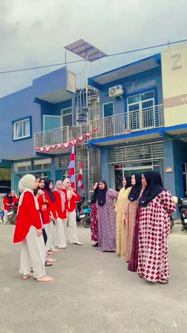 Daster by @Zora Shop Sangatta,teman2 yg mau cari daster,gamis,baju atasan,jilbab dll Ke zora aja  semua lengkap#makberdaster 