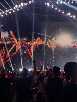Thấy là mê Việt Nam dữ ời đó =)))) #DPRIan #8wonder #festival 