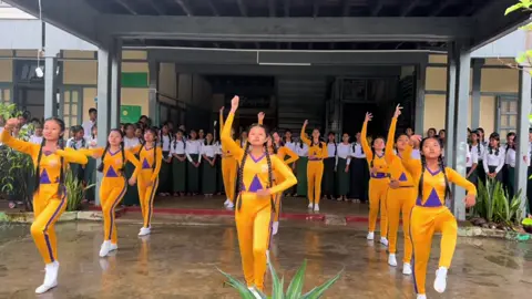 #အစဥ်လာမပျက်  တံခွန်စိုက်ဒိုင်းကြီးကို  ယူဆောင်ပေးခဲ့သော ပေါင်မြို့နယ်ကိုယ်စားပြု အထက.ပေါင်မှ အေရိုးဗစ် သမီးငယ်များရဲ့ဂုဏ်ယူဖွယ်မှတ်တမ်း။ တဦးချင်းပြိုင်ပွဲ......ပထမဆု သုံးဦးတွဲပြိုင်ပွဲ........ပထမဆု ကိုးဦးတွဲပြိုငိပွဲ.........ပထမဆု (10)မြို့နယ်ပြိုင်ပွဲ တံခွန်စိုက်ဒိုင်းဆု။ အားပါးတရ ဂုဏ်ပြုလိုက်ကြရအောင်နော်#မိခင်ကျောင်းတော်ကြီး တိုးတက်အောင်မြင်ပါစေ။#fyp #trending #aerobics_dance 