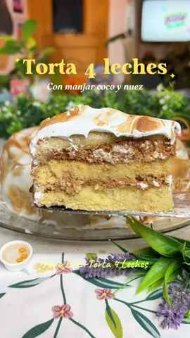Torta 4 leches manjar, coco y nuez Queda espectacular!Anota🙌 INGREDIENTES📝 240 grs de Azúcar 240 grs de Harina (sin polvos) 9 huevos L 1 cdta de vainilla REMOJO 1 tarro de leche condensada (397gr) 1 1/2 tarros de leche evaporada (550gr) 300cc de crema de leche RELLENO 400grs de Manjar  150 grs de nueces picadas 80 grs de coco rallado (7 cdas) DECORACIÓN MERENGUE Suizo 6 claras (200grs) 400grs  No pasar los 60grados en el baño maría PASO A PASO: 1. Batimos 9 huevos con 240grs de azúcar hasta obtener punto letra 2. Agregamos la vainilla 3. Agregar de a 3 tandas la harina previamente tamizada 4. Enmantequillar y enharinar el molde 5. Llevar a hornear a 180 grados por 40 min 6. Hacemos el remojo con leche evaporada, crema de leche y leche condensada que calentamos y apagamos antes que hierva 7. Hacer la prueba del palito con el bizcocho 8. Desmoldar en frio 9. Cortar en 3  10. Aluzar el molde con aluza plástica 11. Mezclar manjar, nueces picadas y coco rallado 12. Va una capa de bizcocho, remojo y una capa de manjar, repetimos el proceso y a la última tapa también le ponemos remojo 13. Lo aluzamos con peso y lo llevamos a refrigerar mínimo 8 horas 14. Preparamos merengue suizo 15. Lo forramos con el merengue de manera dispareja, quemamos y listo! 📌 Kitty tips✨ ✅Mantener refrigerada ✅Utiliza el horno precalentado a 180 grados Si te gusto esta receta comparte para que más puedan hacerla! BESITOS MIS AMORES 🥳✨ #4leches #torta #3leches #torta4leches #recetafacil 