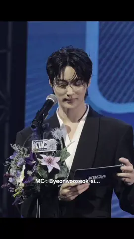 we all need tall man 🫵🏻🙆🏻‍♀️ #byeonwooseok 