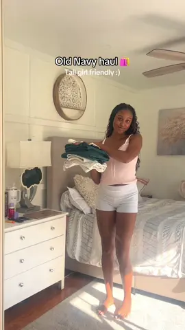 @Old Navy Official you surprised me😳🔥#clotheshaul #backtoschool #cozy 
