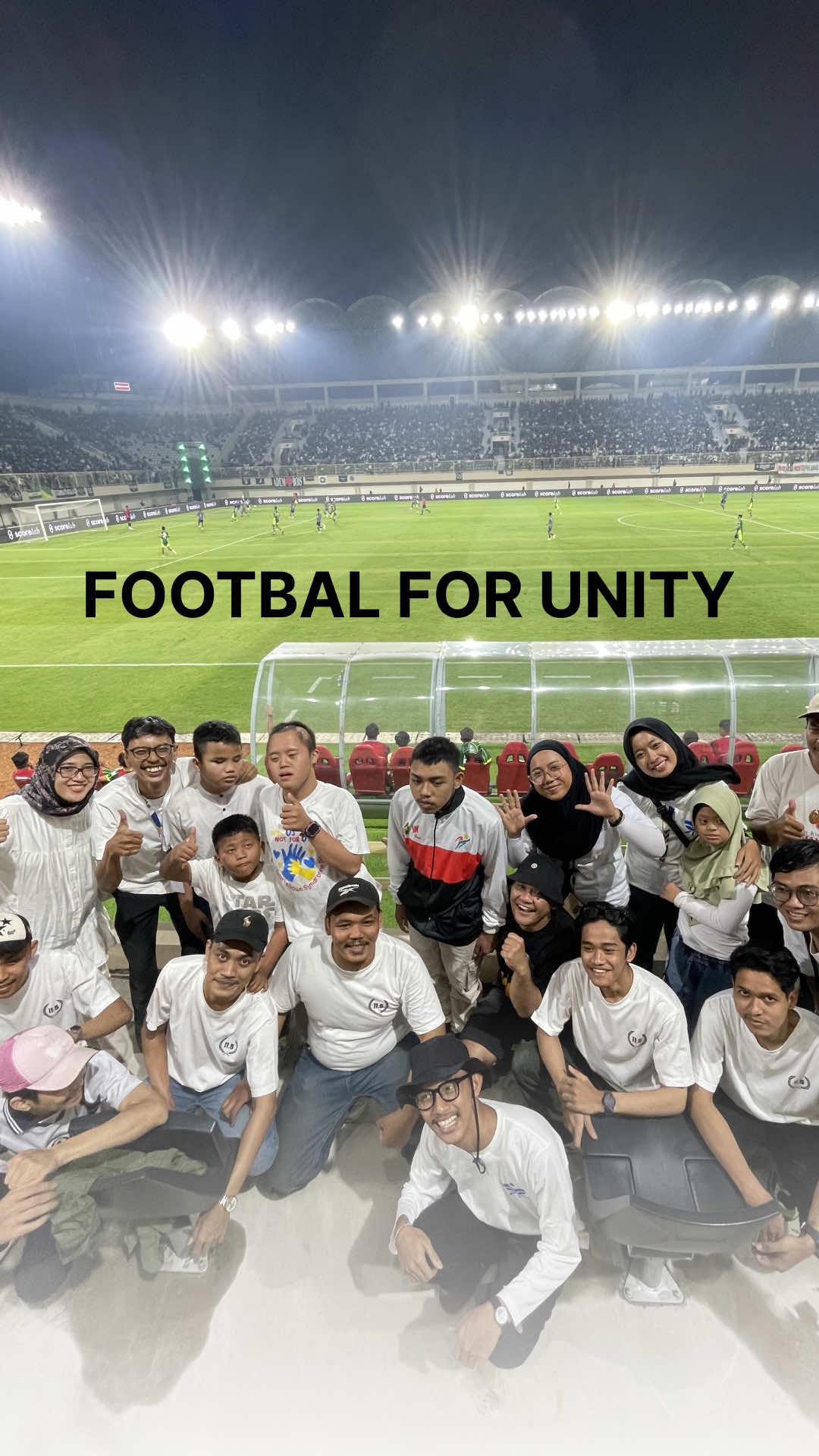 Hari ini, Stadion Maguwoharjo bukan sekadar arena pertandingan. Ia berubah menjadi panggung kebersamaan, tempat anak-anak difabel bebas mengekspresikan tawa dan selebrasi setiap kali bola masuk ke gawang. Tidak ada sekat, tidak ada batas, hanya cinta dan kebahagiaan yang menyebar luas. Ekspresi mereka saat gol tercipta lebih tulus dan meriah dari sorakan tribun manapun. Terima kasih kepada @Eleven Five Roots yang telah membersamai langkah ini, menghadirkan energi dan semangat untuk anak-anak difabel. Juga untuk @stadionmaguwoharjo yang telah menjadi rumah aman dan penuh kasih. Hari ini kita diingatkan, sepak bola bukan hanya tentang menang dan kalah, tapi tentang kebersamaan. Sepak bola untuk semua. Football for Unity.