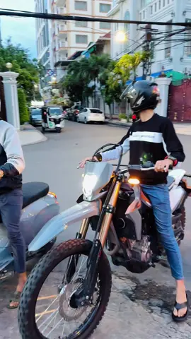 Haha 🤣 @Phon MotorShop 🛵 #motorcycle #phnompenhcity #phonmotor #lh_motorshop 