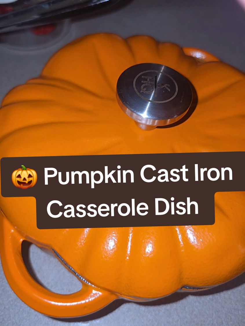 Replying to @jen_md2nc #greenscreenvideo #castironcooking  #castironpumpkin  #pumpkincastironpot  #castiron  @HSN, Inc 
