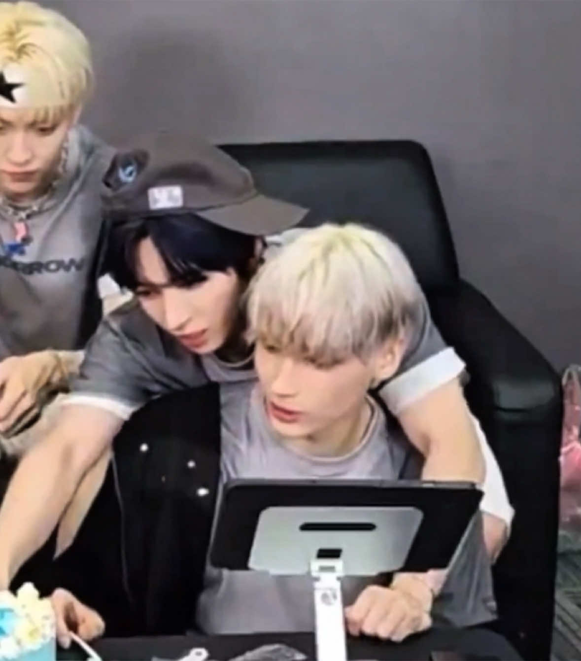 these cuties {cr: huekangzip}#txtedits#txt#kpopfyp#txtmoa#tyunning#taehyun#hueningkai